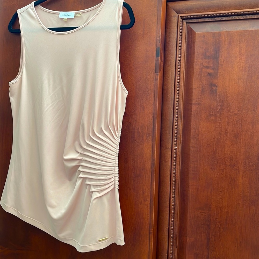 Calvin Klein rushed top- blush/skin colour- Large